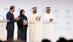 محمد بن راشد يكرّم أفضل معلم في الإمارات