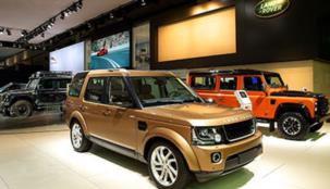 سيارة لاند روڤر LR4 لاندمارك LE تلفت أنظار زوّار معرض دبي الدولي للسيارات 2015