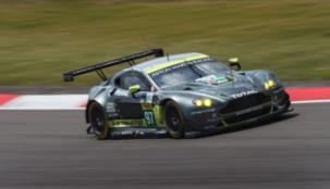 أجنحة أستون مارتن معروضة للبيع