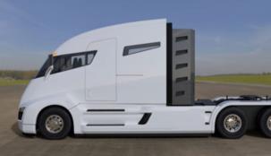 تسلا تكشف عن شاحنة جديدة قابلة للتحوّل