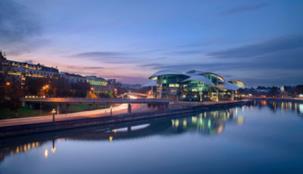 سباق في باكستان لتملك العقارات... فمن هم كبار المستثمرين؟