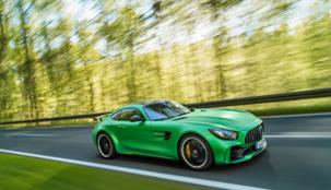 سيارة GT R الجديدة من مرسيدس- AMG  أيقونة وُلدت من قلب حلبة نوربورغرينغ "جرين هيل"