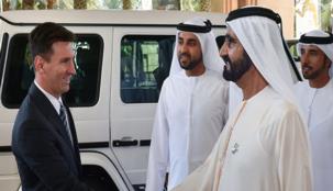 ميسي يلتقي بالشيخ محمد بن راشد آل مكتوم في دبي