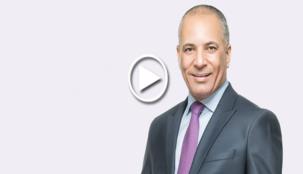إعلامي يتلقى خبر وفاة والده على الهواء ... اليكم ماذا حدث!