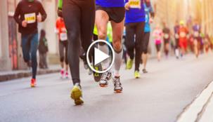 فتاة تركض نصف المراتون عن طريق الخطأ!