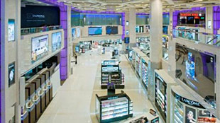 مكاسب سوق أبوظبي الحرة تتفوق على نمو أعداد المسافرين