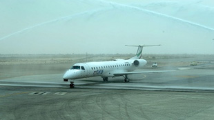 مطار أبوظبي الدولي يشهد إقلاع أولى الرحلات الداخلية