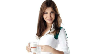 نانسي عجرم سفيرةً لـ أنلين في منطقة الشرق الأوسط 