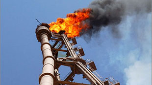 المعروض الليبي يهبط سعر برنت يهبط دولاراً وسعر الوقود يرتفع بالصين