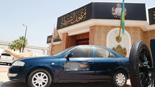 سيارة «النمر الوردي» تتألق في متحف شرطة دبي