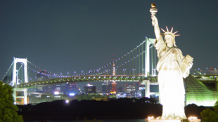 أميركا تحتاج الى 8500 طائرة و16 مليون حقيبة سفر لنقل ديونها