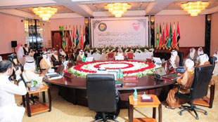 القرقاوي: إعداد عدة قوانين جديدة في المجال الاقتصادي والبيئي 