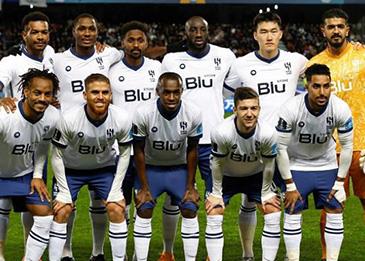 مكافآت "مليونية" للاعبي الهلال السعودي بعد التأهل لنهائي كأس الأندية