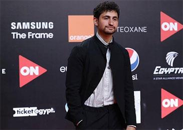 الممثل أمير المصري يفوز بجائزة أفضل ممثل في فيلم سينمائي بحفل "بافتا"