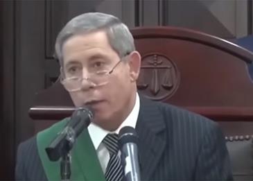 قاضي طالبة المنصورة يوجه رسالة للقاتل "مَثَـلَكَ كمَثلِ نَـبتٍ سامٍ كُلما عَاجَـلَـهُ القَطعُ كان خيرًا للناسِ"