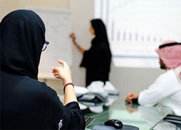 إجازة اليومين وخفض ساعات عمل القطاع الخاص ... هل يصدرها مجلس الشورى السعودي؟