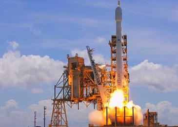 سبايس اكس تنطلق في أول رحلة لها