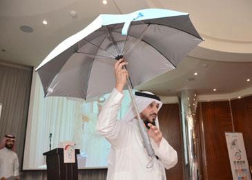 مهندس سعودي يبتكر شمسية مكيفة للحجاج .. تعرف عليها