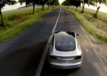 9 مزايا فريدة لسيارة Model 3 الكهربية التي قد تُغَيِّر العالم .. اكتشفها !