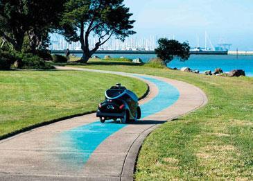 دورية ذاتية القيادة تنضم إلى خدمة شرطة دبي