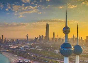الكويت تعيد المقيمين على 3 مراحل والأولوية لاحتياجات الدولة