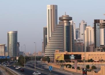 البحرين تسمح بدخول الخليجيين وحاملي التأشيرات الإلكترونية
