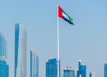 طفلان إماراتيان يتحدثان 6 لغات ويفوزان بمسابقات محلية وعالمية