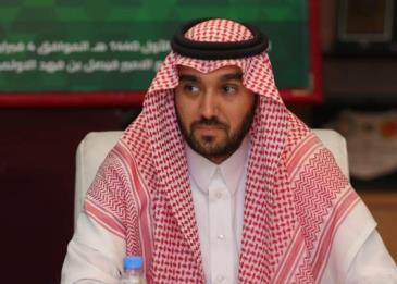 شاهد وزير الرياضة يشارك بحملة "بتمرن بالبيت"