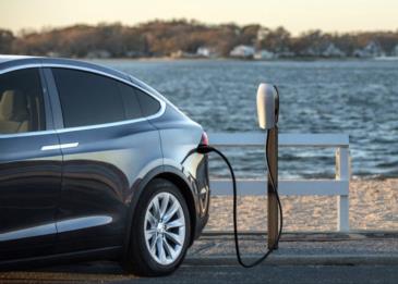 تطوير تقنية جديدة لشحن المركبات الكهربائية من البحر