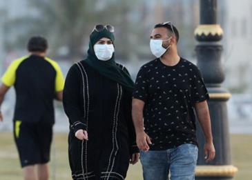 السعودية تحدد الفئات المسموح لها بالتنقل في مكة والرياض والمدينة‎