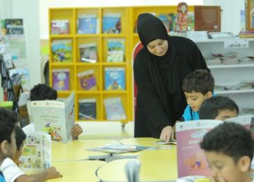 عجمان تطبق نظام "العمل عن بُعد" للأمهات الموظفات