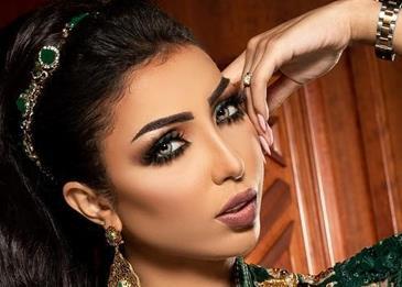 اضغط لمشاهدة الفيديو: دنيا بطمة تتصرف في عرسٍ مغربي وكأنها العروس!