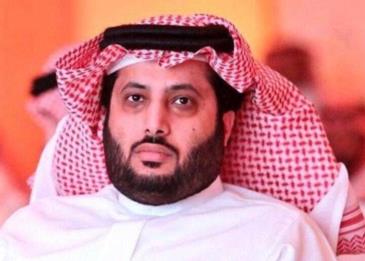 شاهد: عازف كمان يثير إعجاب تركي آل شيخ والأخير يغرد "مطلوب"