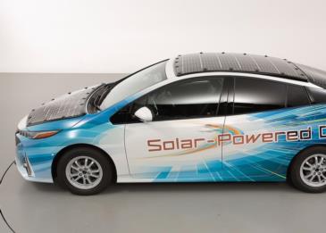 لقطات لسيارة "تويوتا" الجديدة التي تعمل بالطاقة الشمسية