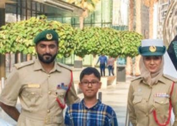 بالصور: شرطة دبي تحقق أمنية طفل بركوب سيارة فارهة!
