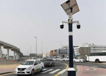 شرطة دبي تدشن أول جهاز ذكي لمراقبة معابر المشاة