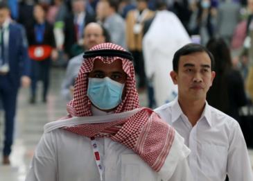 السعودية تعلن وصول أول دفعة من لقاح كورونا إلى المملكة