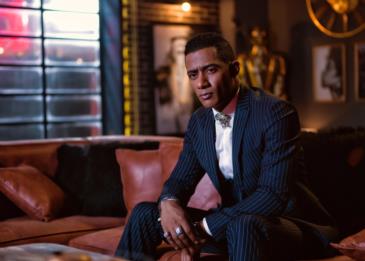 محمد رمضان يتبرع بعائدات كليب فيرساتشي بيبي لصالح الهلال الأحمر الفلسطيني