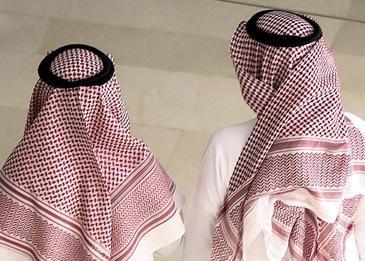 نصف السعوديين العاطلين يقضون عامًا في البحث عن عمل