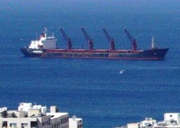 فتاة تحاول الإنتحار من الطابق الثالث!