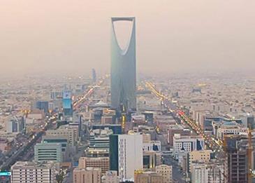 كم يبلغ عدد المحكمين التجاريين الأجانب في السعودية؟