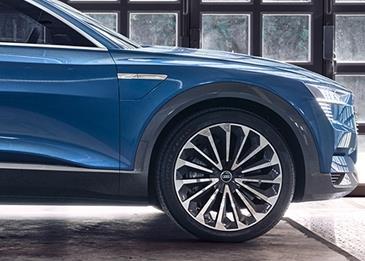 Audi تطلق أولى سياراتها الكهربائية