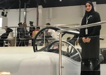 شيخة المهيري تتحدى الرجال بهندسة الطائرات العسكرية: لا تخافوا على بنات الإمارات