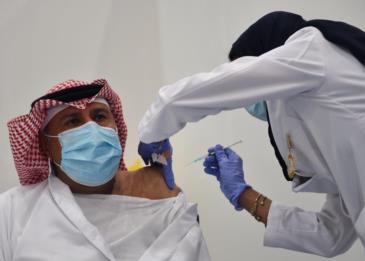 السعودية تشترط تطعيم كورونا لدخول المنشآت الحكومية والخاصة ابتداء من أغسطس المقبل