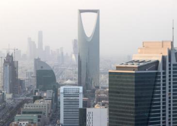 السعوديون يترقبون فواتير الكهرباء بتسعيرتها الجديدة