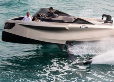 شاهد..تجربة مثيرة داخل "اليخت الطائر" الذي يسير على ارتفاع 5 أقدام فوق الماء