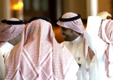"السعودية": منع المنشآت من التمييز في الوظائف بسب العمر أو الجنس