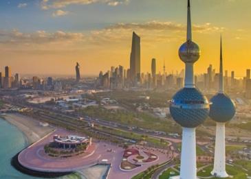 الكويت تنهي خدمات 25 ألف وافد