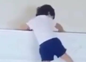 عزف ابن رامي عياش مميز لدرجة صادمة