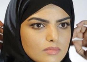 عارضة أزياء سعودية تهاجم فتاة أرادت تصوير زوجها!
